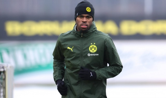 一竞技官方网站-罗马诺：多特提出2000万欧租借+买断报价，希望引进楚克乌梅卡